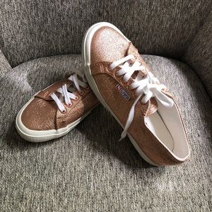 NWOB SUPERGA Rose Gold Metallic Sneakers!